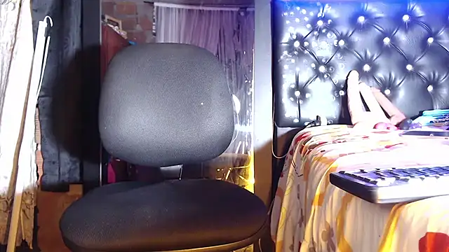 taylor hot85 online show from November 16, 11:10 pm