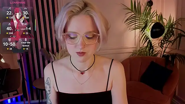 luna son online show from November 28, 5:54 am