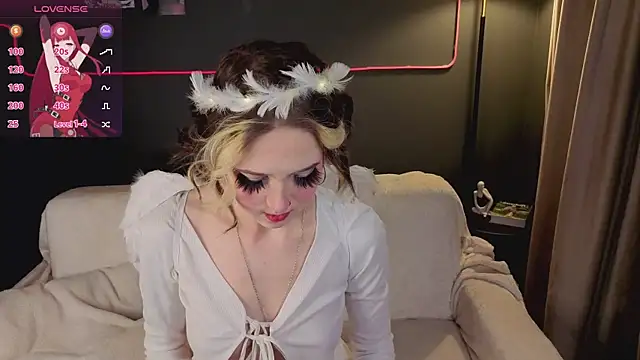 luna son online show from March 22, 9:40 pm