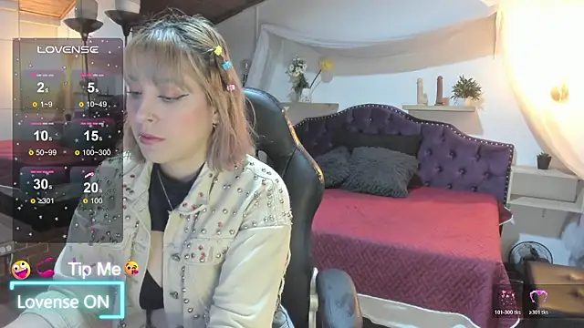 Snapshot of sophialyh_1 chatting on February 5, 12:43 pm sophialyh 1 online show from February 5, 12:43 pm