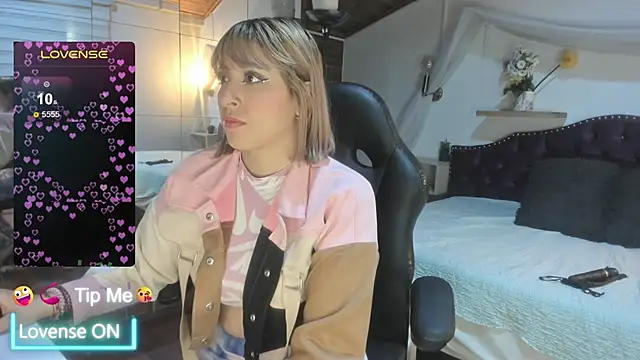 Snapshot of sophialyh_1 chatting on February 25, 12:37 pm sophialyh 1 online show from February 25, 12:37 pm