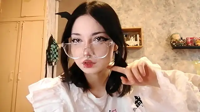 Beeping Creature online show from October 26, 6:30 am