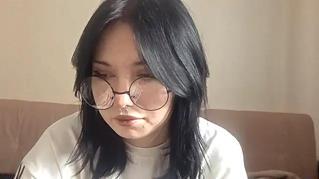 Beeping Creature online show from April 2, 11:19 am