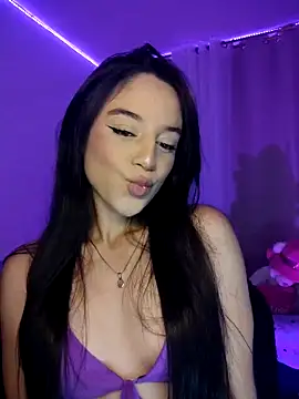 Snapshot of tamara_vald chatting on October 6, 4:43 am tamara vald online show from October 6, 4:43 am