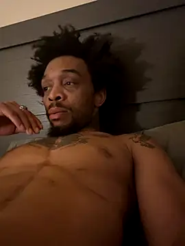 thefreakscomeoutatnight online show from October 30, 7:43 am