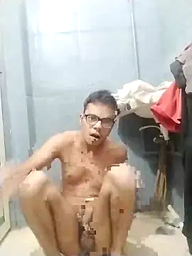 sexybobby13 online show from December 15, 10:19 am