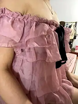 lee ly online show from November 19, 2:28 pm