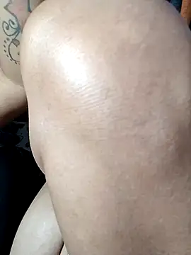 Hotmommax online show from April 12, 12:54 pm