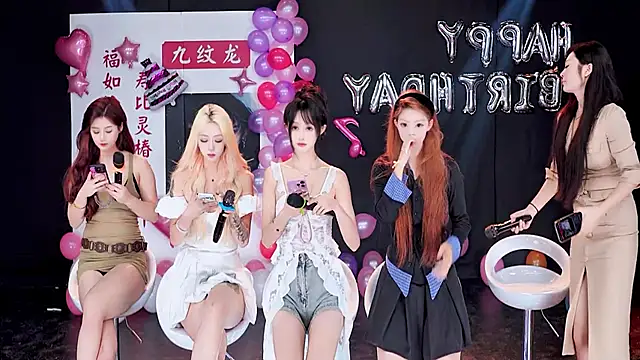 Snapshot of Comebaby-007 chatting on October 25, 3:14 am Comebaby-007 online show from October 25, 3:14 am