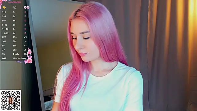 MinaRuzzo online show from December 18, 5:13 am