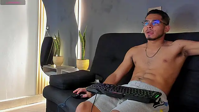 Jaybrown  1 online show from November 2, 3:53 am