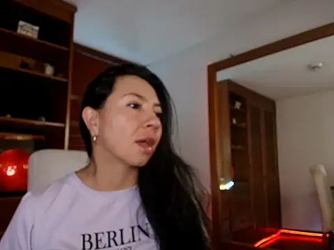 Snapshot of Talia__velvet chatting on December 22, 11:29 am Talia velvet online show from December 22, 11:29 am