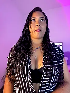 EmilyZuits online show from December 20, 10:39 pm