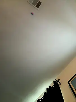 itsthecatchh online show from October 19, 9:04 pm