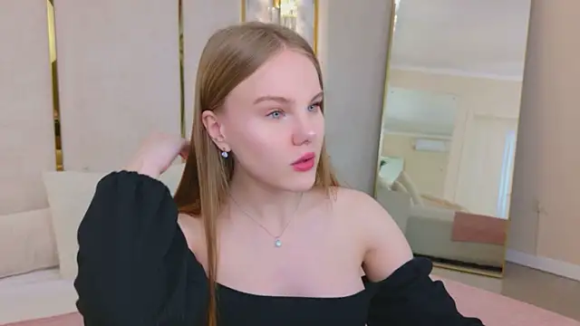 Lili Lohan online show from June 11, 5:05 am