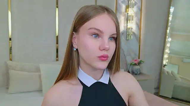 Lili Lohan online show from June 12, 5:06 am