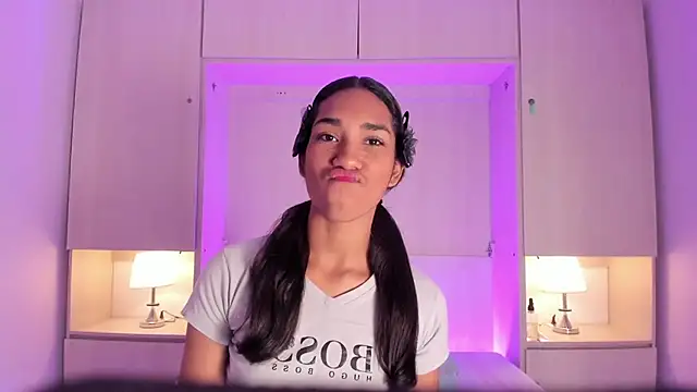 AnahiCollins online show from February 18, 12:01 pm