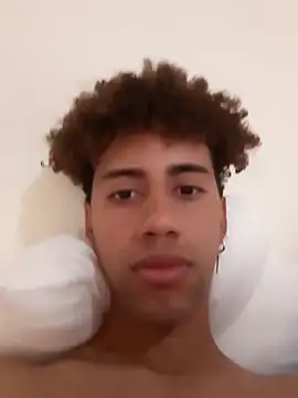 Snapshot of The_boy_good chatting on December 19, 6:26 pm The boy good online show from December 19, 6:26 pm