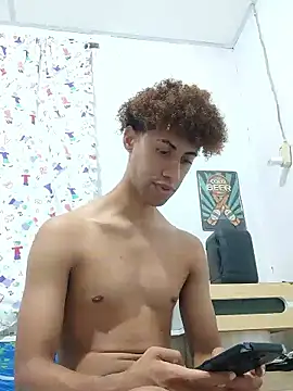 Snapshot of The_boy_good chatting on January 13, 7:19 pm The boy good online show from January 13, 7:19 pm