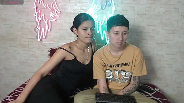 Snapshot of Gaby_and_Mei chatting on October 8, 4:10 am Gaby and Mei online show from October 8, 4:10 am