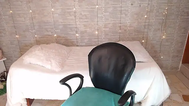 Snapshot of Sofia_granny chatting on April 12, 3:00 am Sofia granny online show from April 12, 3:00 am