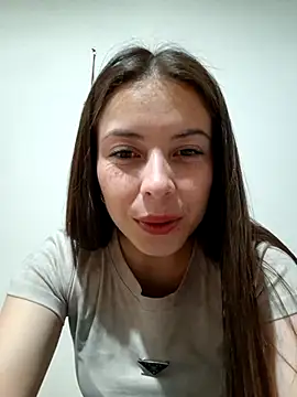 Snapshot of EmmaValencia_ chatting on October 21, 4:46 am EmmaValencia online show from October 21, 4:46 am