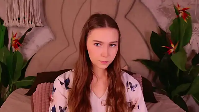 Snapshot of OliviaLay chatting on November 7, 11:10 am OliviaLay online show from November 7, 11:10 am