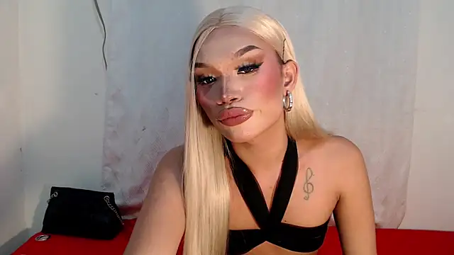 amandareddragon online show from November 8, 10:15 am