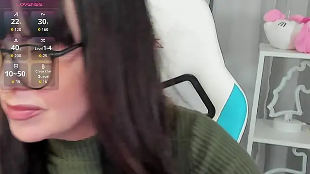 Snapshot of LindaRomero chatting on October 4, 9:07 am LindaRomero online show from October 4, 9:07 am