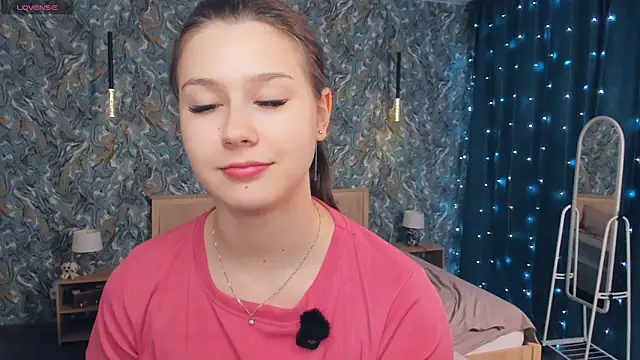 MondoNeko online show from December 19, 7:04 am