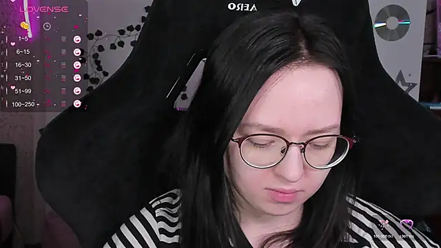 Snapshot of power_robynn chatting on February 15, 1:20 pm power robynn online show from February 15, 1:20 pm