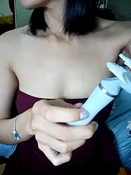 BiCute688 online show from November 6, 6:58 am