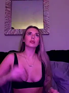 Snapshot of EllieEllxx chatting on October 14, 8:09 pm EllieEllxx online show from October 14, 8:09 pm