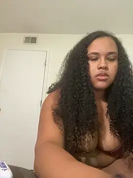 nicolette356 online show from December 16, 1:43 am