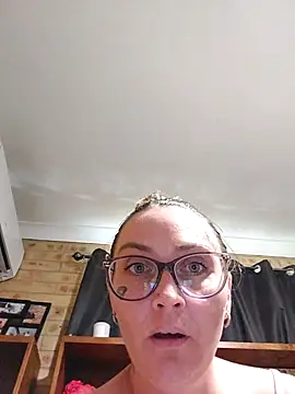 Snapshot of Sinful_Kait_XX chatting on November 5, 5:07 am Sinful Kait XX online show from November 5, 5:07 am