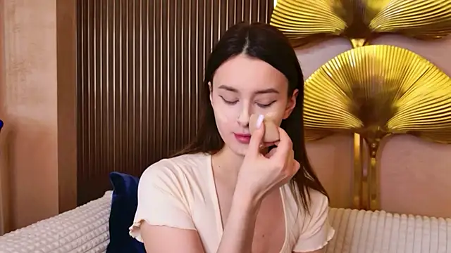 EvaSwen online show from April 5, 10:45 am