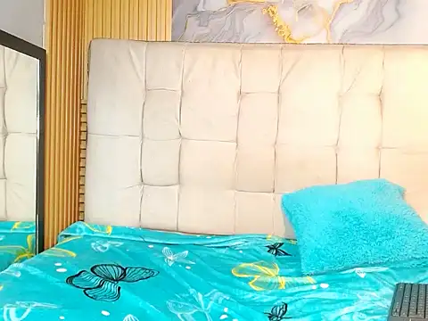 martinasmith303av online show from October 24, 1:18 pm