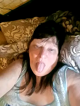 Apeesynka55211 online show from May 28, 8:39 pm