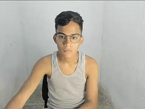 Snapshot of Deivi_colins_23 chatting on October 11, 11:58 pm Deivi colins 23 online show from October 11, 11:58 pm