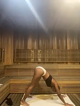 tia   fox online show from November 25, 6:30 pm