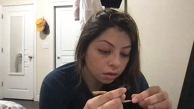 Snapshot of bunnygorl12 chatting on March 7, 3:14 am bunnygorl12 online show from March 7, 3:14 am