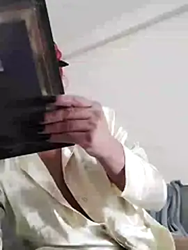 RobertaxGutierrez online show from November 10, 3:16 am