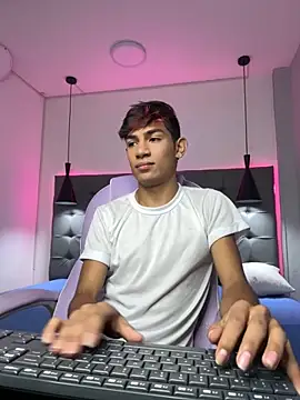 Snapshot of cherub_ chatting on November 30, 12:20 pm cherub online show from November 30, 12:20 pm