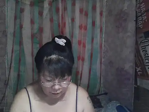 Snapshot of joy_cute chatting on March 24, 11:21 pm joy cute online show from March 24, 11:21 pm