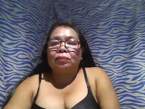 Snapshot of cris_tita chatting on June 10, 1:54 pm cris tita online show from June 10, 1:54 pm