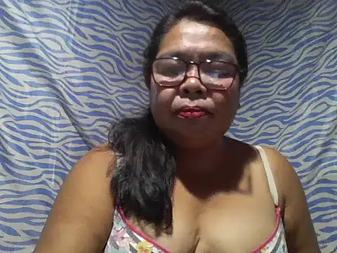 Snapshot of cris_tita chatting on June 25, 2:54 pm cris tita online show from June 25, 2:54 pm