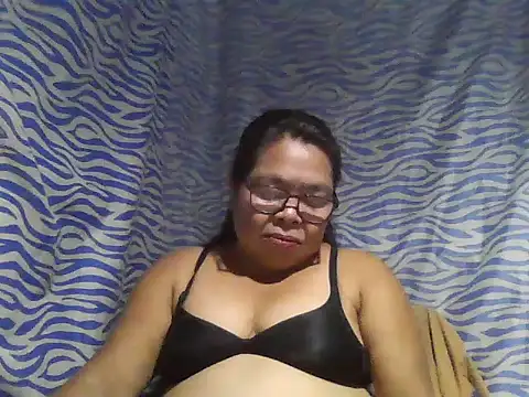 Snapshot of cris_tita chatting on July 3, 12:44 pm cris tita online show from July 3, 12:44 pm