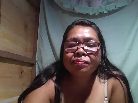 Snapshot of cris_tita chatting on July 15, 4:23 pm cris tita online show from July 15, 4:23 pm