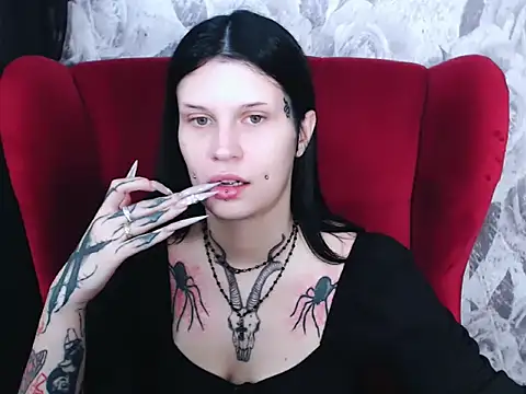 Snapshot of VenomDoll chatting on October 12, 7:13 pm VenomDoll online show from October 12, 7:13 pm