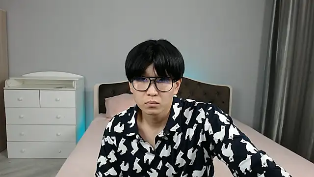 KaiChicken online show from December 4, 1:04 am